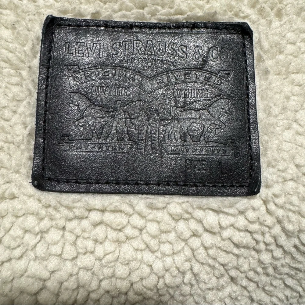 Levi’s The Sherpa Trucker Jacket - Picture 5 of 5